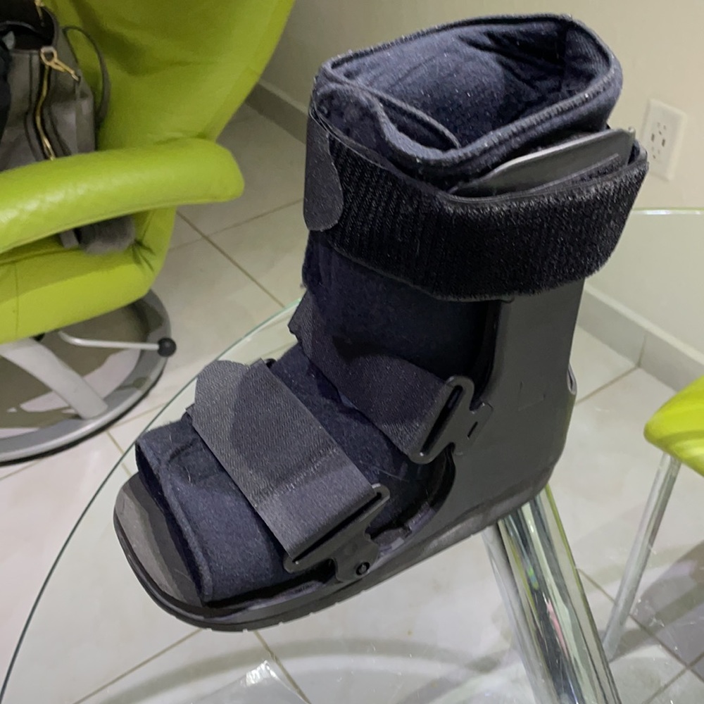 Equalizers low top walkers